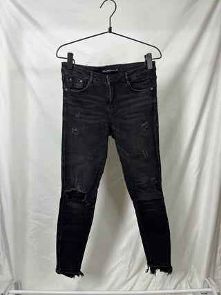 Distressed Skinny Jeans