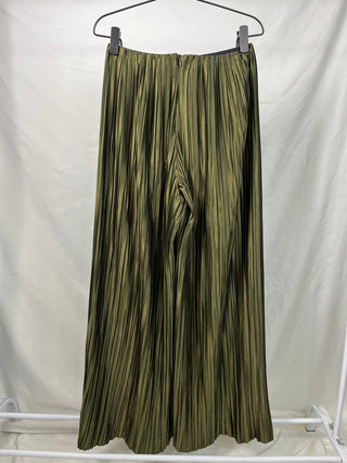 Pleated Wide-Leg Pants
