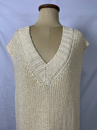 Creamy V-Maxi Dress