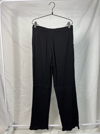 Essential Crinkle Pants