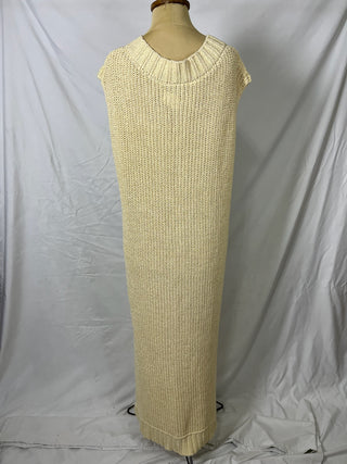 Creamy V-Maxi Dress