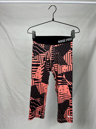 Bold Nike Pro Geo Capri Leggings