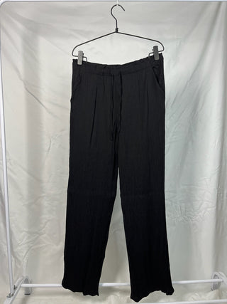 Essential Crinkle Pants