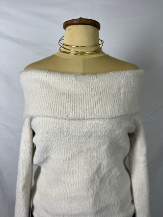 Cloudy Off-Shoulder Knit