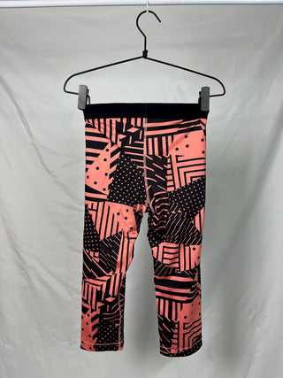 Bold Nike Pro Geo Capri Leggings