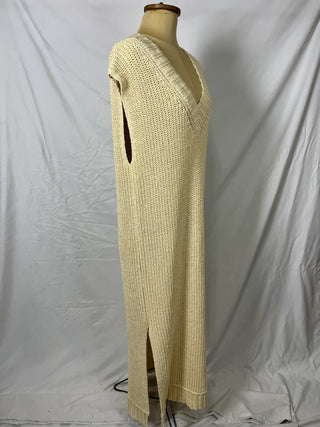 Creamy V-Maxi Dress