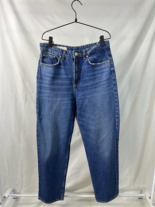Basic Mom Fit Jeans